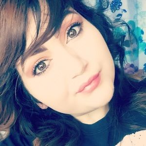 Meet your Posher, Lorissa